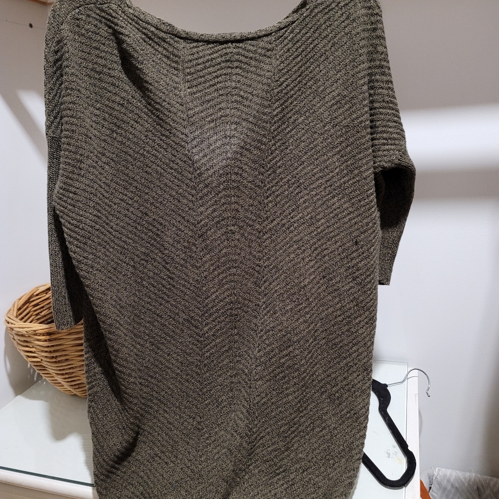 Express Small Sweater - Picture 3 of 3